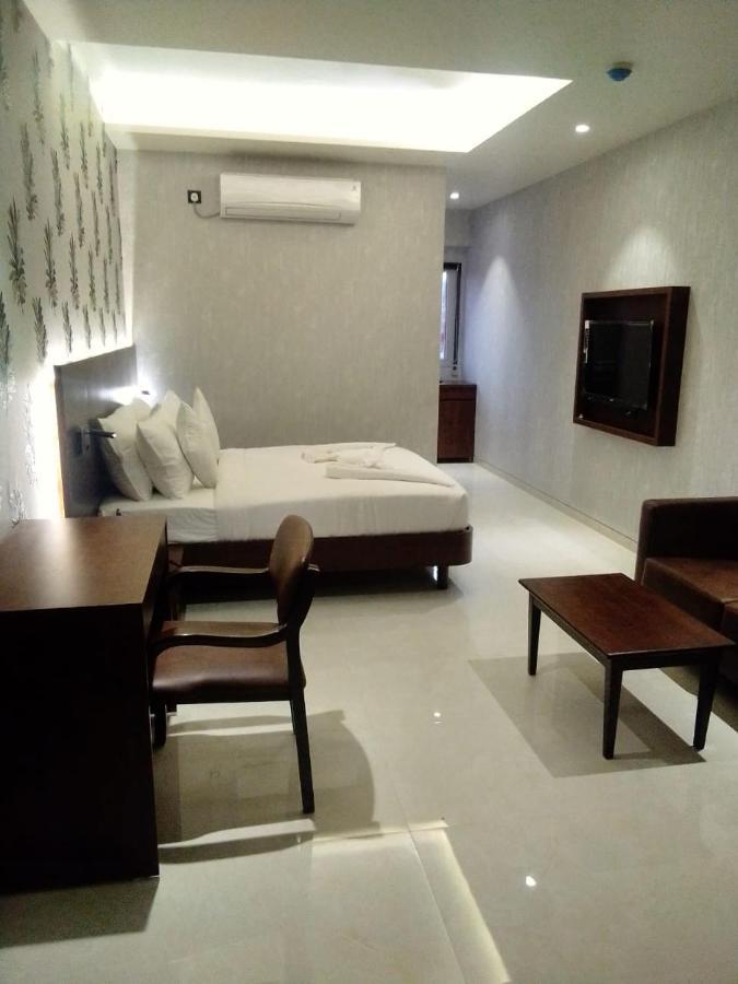 סילבאסה Hotel Madhuban מראה חיצוני תמונה