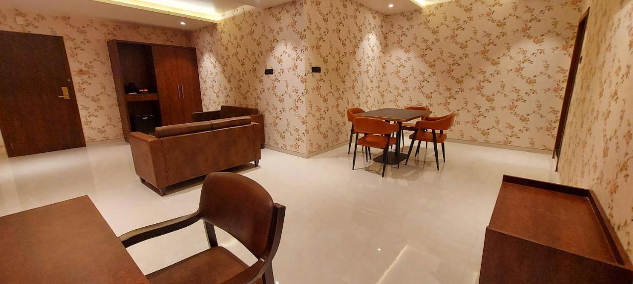 סילבאסה Hotel Madhuban מראה חיצוני תמונה