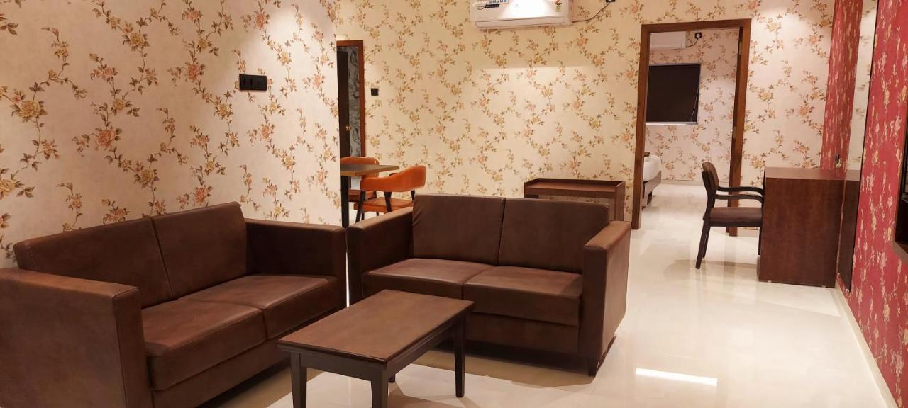 סילבאסה Hotel Madhuban מראה חיצוני תמונה
