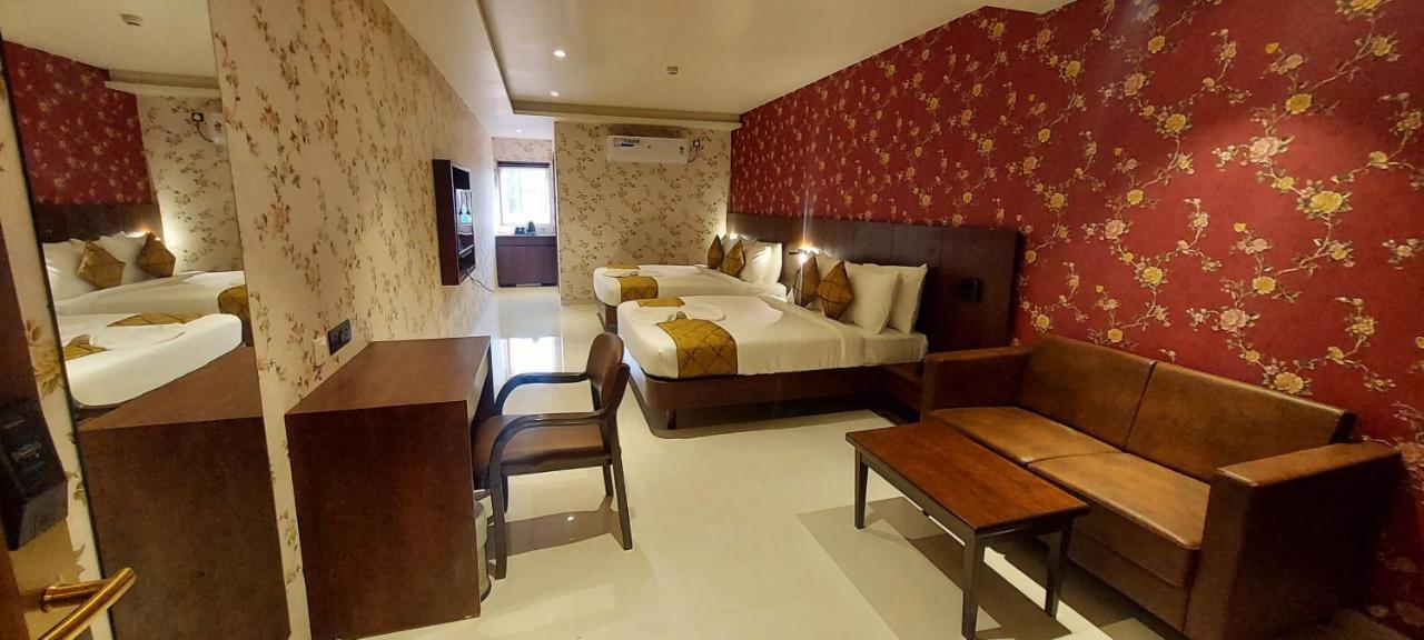 סילבאסה Hotel Madhuban מראה חיצוני תמונה