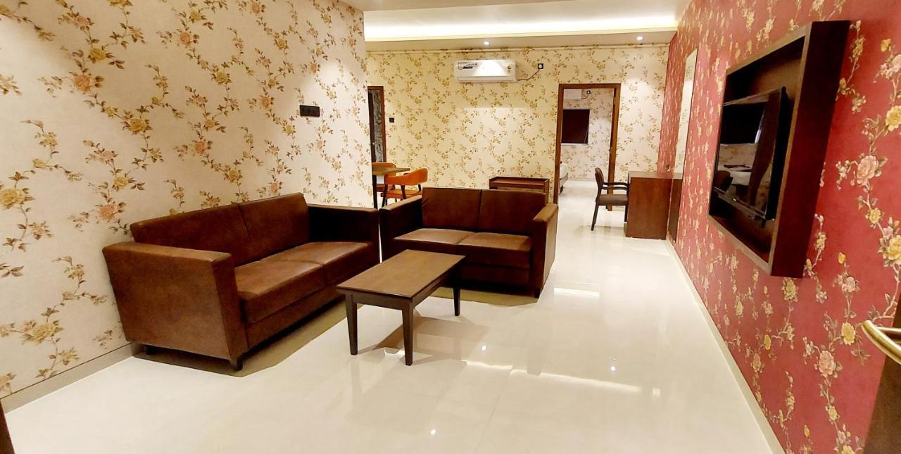 סילבאסה Hotel Madhuban מראה חיצוני תמונה