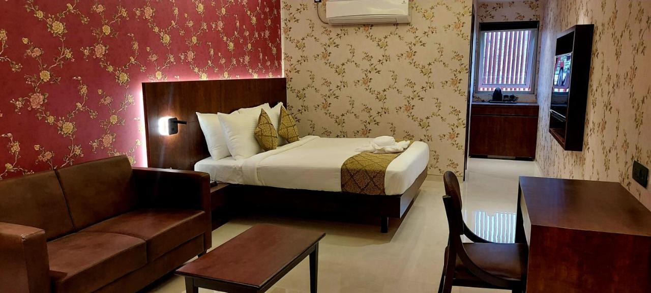 סילבאסה Hotel Madhuban מראה חיצוני תמונה