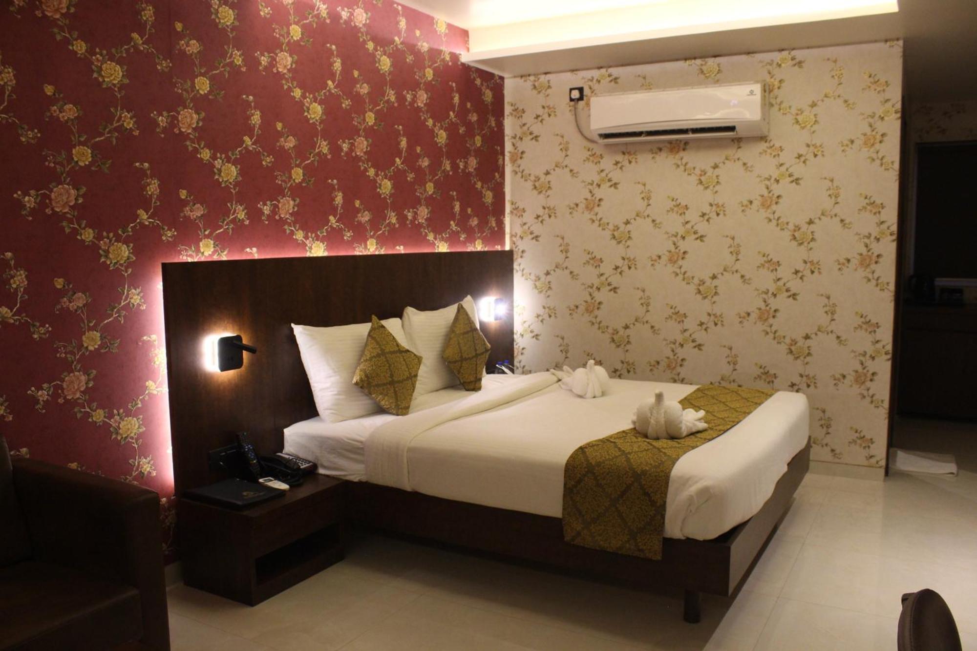 סילבאסה Hotel Madhuban מראה חיצוני תמונה