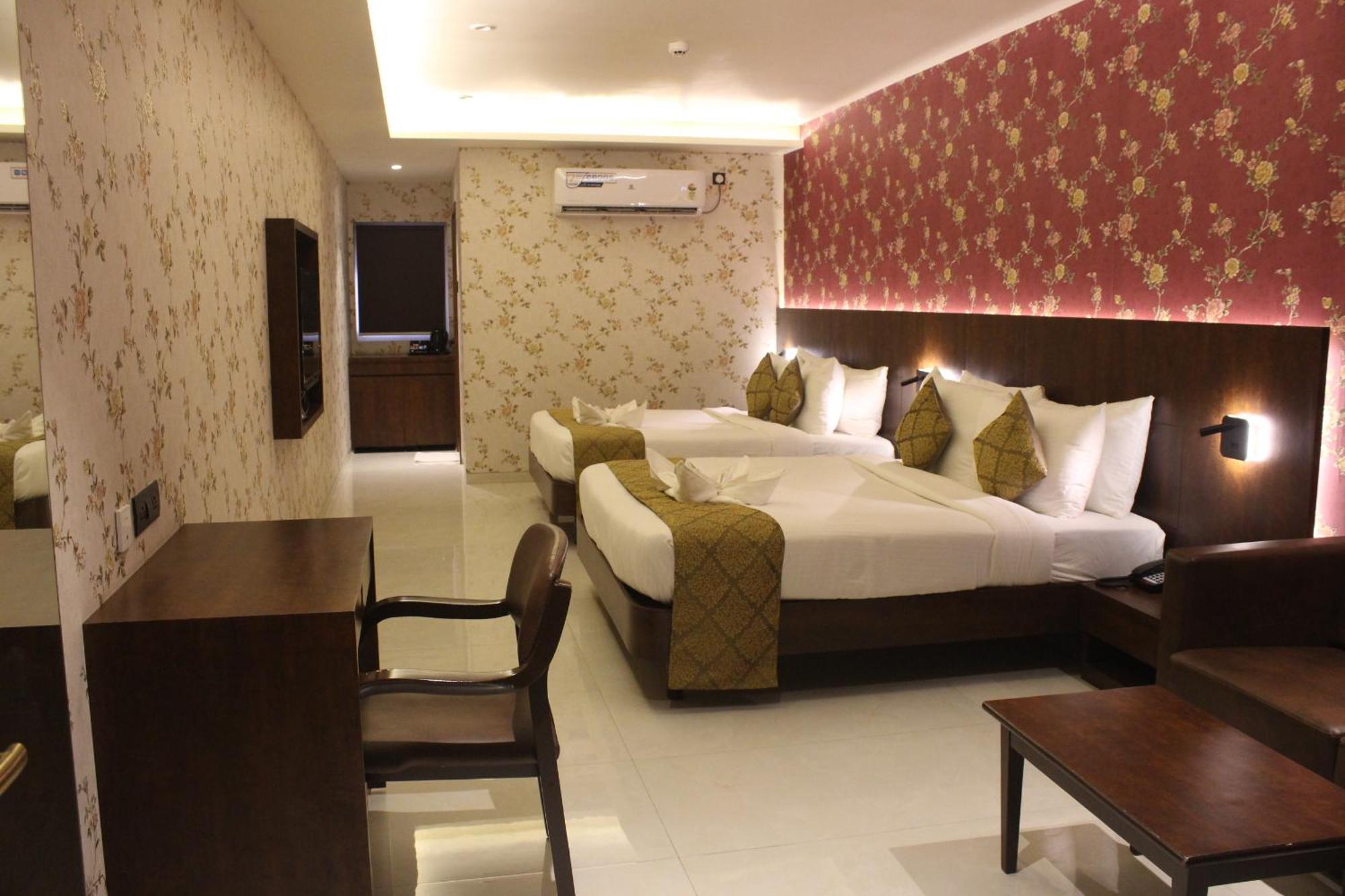 סילבאסה Hotel Madhuban מראה חיצוני תמונה